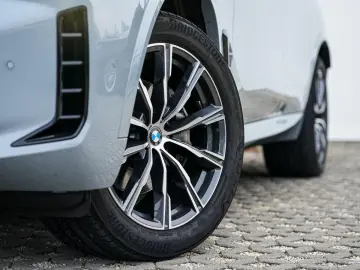 BMW X5 xDrive40d M-Sport AHK ACC PANO Sitzlüft 360
