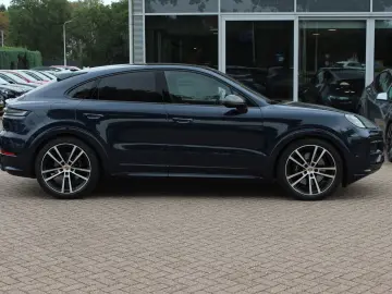 PORSCHE Cayenne Coupé 3.0 E-Hybrid   SOH 97 1%   Panoram