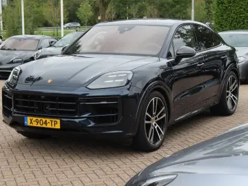 PORSCHE Cayenne Coupé 3.0 E-Hybrid   SOH 97 1%   Panoram