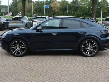 PORSCHE Cayenne Coupé 3.0 E-Hybrid   SOH 97 1%   Panoram