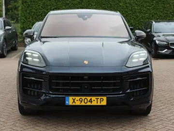 PORSCHE Cayenne Coupé 3.0 E-Hybrid   SOH 97 1%   Panoram