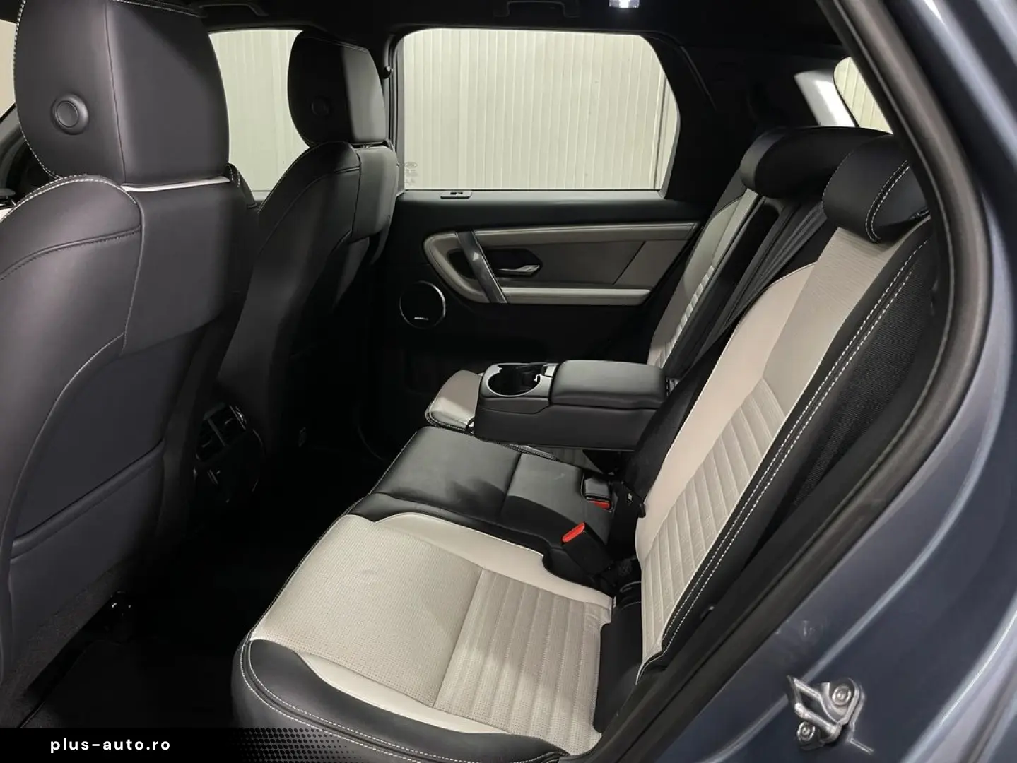 Land-Rover Discovery-Sport