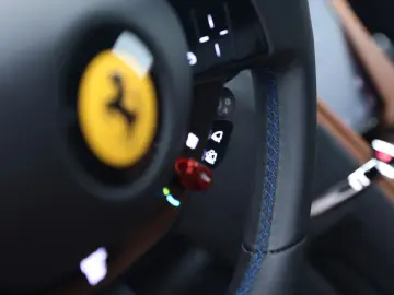FERRARI Roma