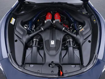 FERRARI Roma