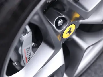 FERRARI Roma