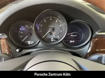 PORSCHE Macan Luftfederung PASM 20-Zoll Rückfahrkamera