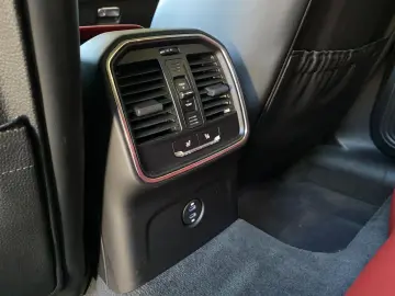PORSCHE Macan S Carplay  Panorma