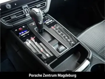 PORSCHE Macan T BOSE SPORTDESIGN SURROUND VIEW