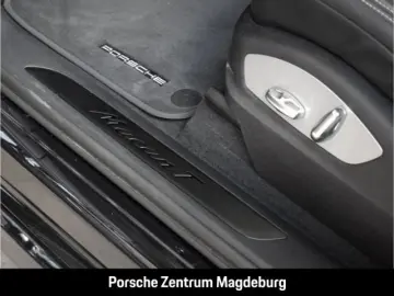 PORSCHE Macan T BOSE SPORTDESIGN SURROUND VIEW