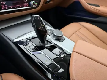 BMW 530d Lim. Mild-Hybrid LASER HUD-HiFi-R.KAM-MEMO