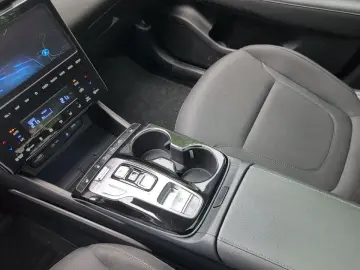 HYUNDAI TUCSON PHEV 1.6T 4WD TREND ASS-P PANO ECS NAVI