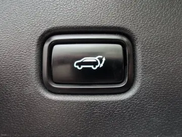 HYUNDAI TUCSON PHEV 1.6T 4WD TREND ASS-P PANO ECS NAVI