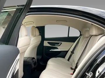 MERCEDES-BENZ E 300 de 4MATIC AVANTGARDE DISTRONI Ca…