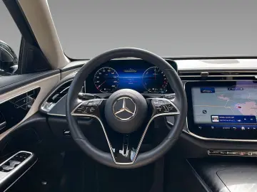 MERCEDES-BENZ E 300 de 4MATIC AVANTGARDE DISTRONI Ca…
