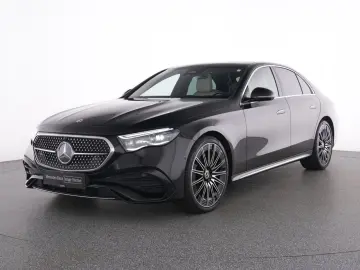 MERCEDES-BENZ E 220 d AMG Pano DLight Sitzklim Sthzg…