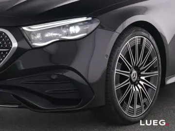 MERCEDES-BENZ E 220 d AMG Pano DLight Sitzklim Sthzg…