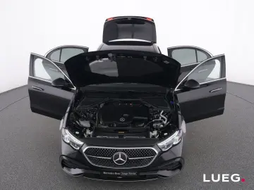 MERCEDES-BENZ E 220 d AMG Pano DLight Sitzklim Sthzg…
