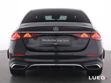 MERCEDES-BENZ E 220 d AMG Pano DLight Sitzklim Sthzg…