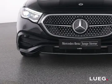 MERCEDES-BENZ E 220 d AMG Pano DLight Sitzklim Sthzg…