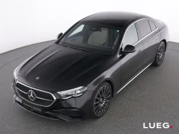 MERCEDES-BENZ E 220 d AMG Pano DLight Sitzklim Sthzg…