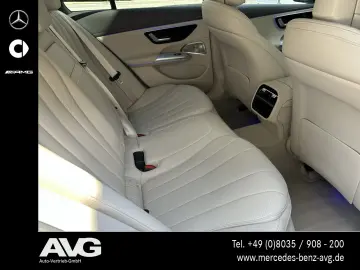 MERCEDES-BENZ E 220 d Avantgarde Superscreen Burmester Dist
