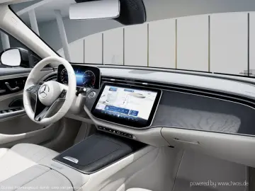 MERCEDES-BENZ E 220 d 4MATIC Limousine