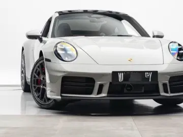 Porsche 911 992.2 Carrera 4S BI-COLOR COGNAC INNODRIVE S