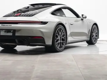 Porsche 911 992.2 Carrera 4S BI-COLOR COGNAC INNODRIVE S