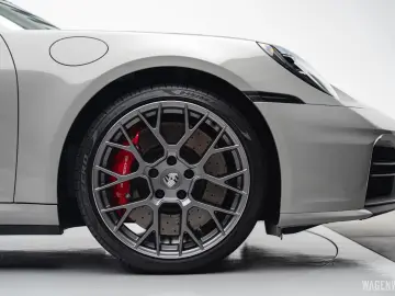 Porsche 911 992.2 Carrera 4S BI-COLOR COGNAC INNODRIVE S