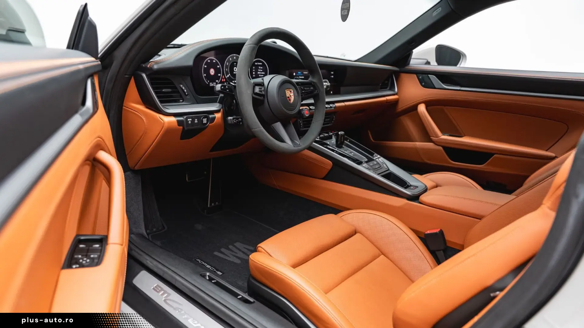 Porsche 911 992.2 Carrera 4S BI-COLOR COGNAC INNODRIVE S