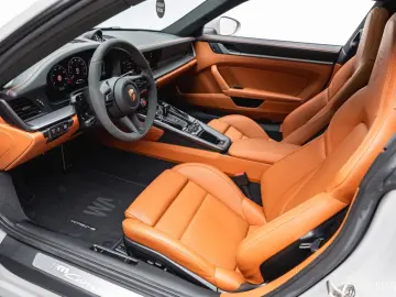 Porsche 911 992.2 Carrera 4S BI-COLOR COGNAC INNODRIVE S