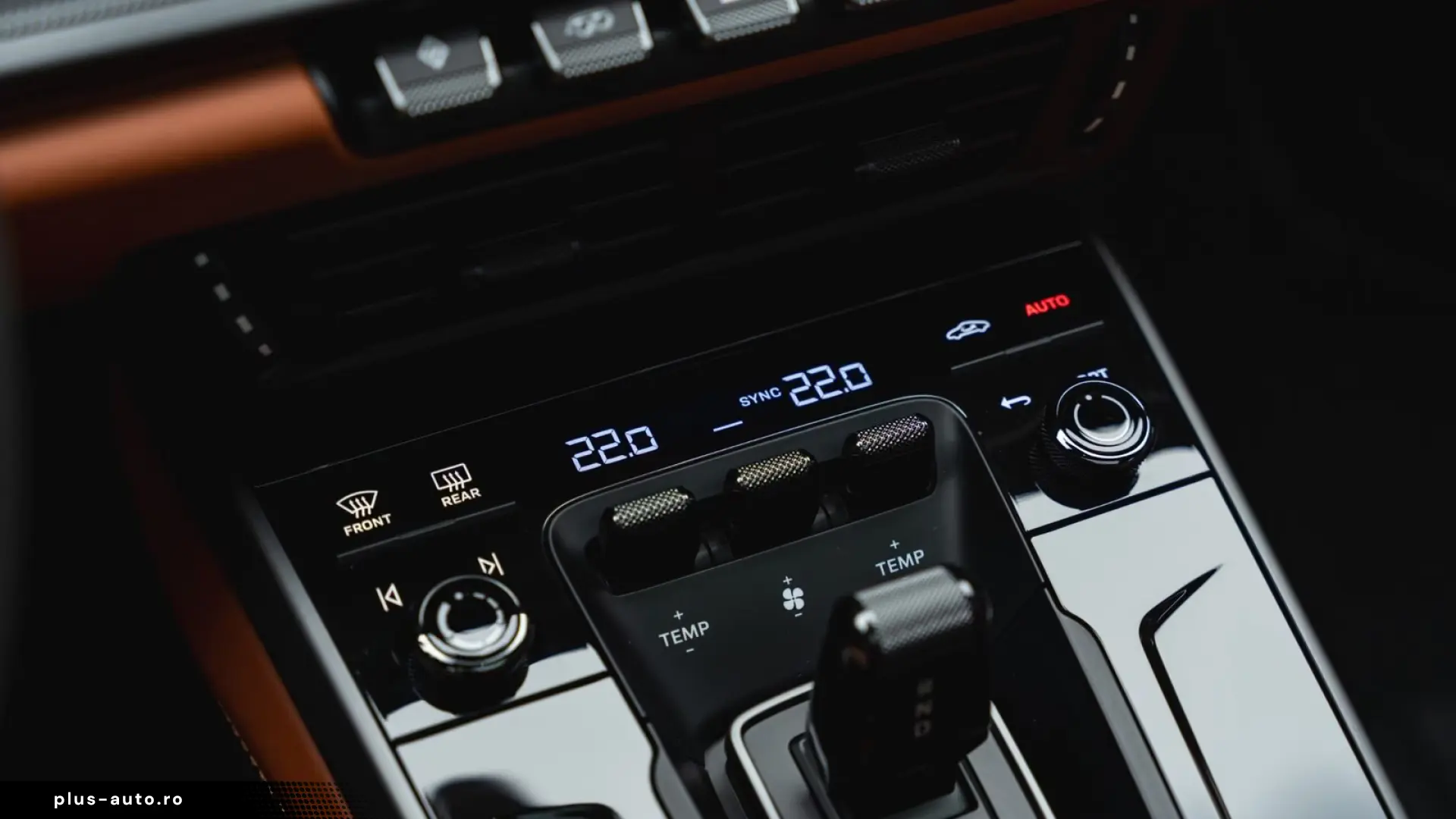Porsche 911 992.2 Carrera 4S BI-COLOR COGNAC INNODRIVE S