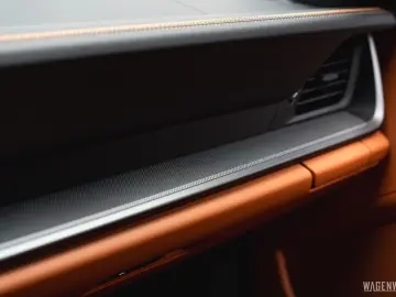 Porsche 911 992.2 Carrera 4S BI-COLOR COGNAC INNODRIVE S