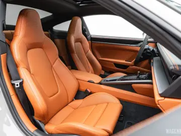 Porsche 911 992.2 Carrera 4S BI-COLOR COGNAC INNODRIVE S