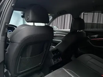 Audi e-tron Sportback quattro 313 CP Matrix LED 360  etc