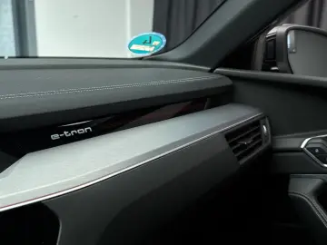 Audi e-tron Sportback quattro 313 CP Matrix LED 360  etc