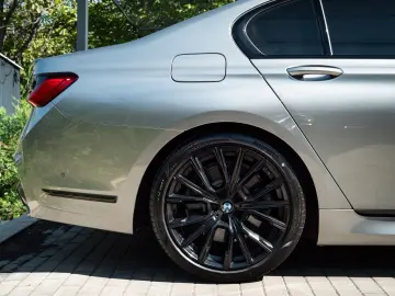 BMW 750i.xD.SOFTCL.GLASDACH.FOND.MASSAGE.4ZONEN.HUD