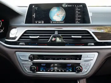 BMW 750i.xD.SOFTCL.GLASDACH.FOND.MASSAGE.4ZONEN.HUD