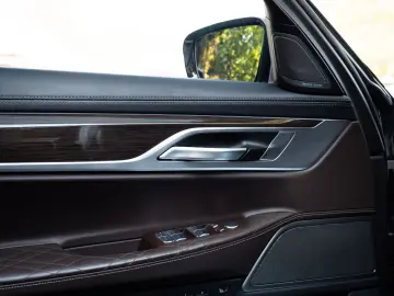 BMW 750i.xD.SOFTCL.GLASDACH.FOND.MASSAGE.4ZONEN.HUD