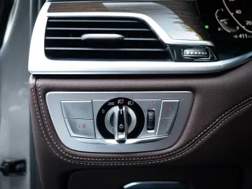 BMW 750i.xD.SOFTCL.GLASDACH.FOND.MASSAGE.4ZONEN.HUD
