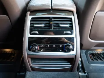 BMW 750i.xD.SOFTCL.GLASDACH.FOND.MASSAGE.4ZONEN.HUD