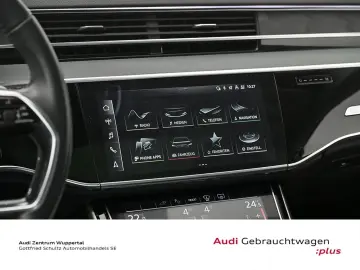 AUDI A8 60 TFSI E ACC HEADUP PANO B&O MATRIX KAMERA