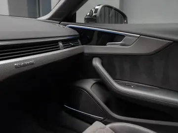 Audi RS5 Competition