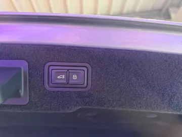 AUDI A8 60 TFSI E QUATTRO LASER PANO 360 MASSAGE HuD