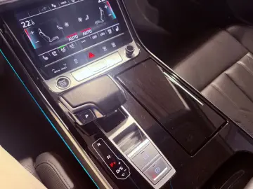 AUDI A8 60 TFSI E QUATTRO LASER PANO 360 MASSAGE HuD