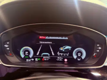 AUDI A8 60 TFSI E QUATTRO LASER PANO 360 MASSAGE HuD