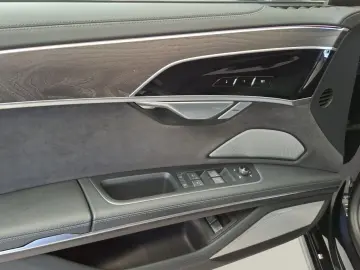 AUDI A8 L TFSI e 60 e quattro