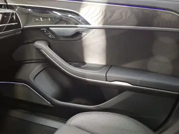 AUDI A8 L TFSI e 60 e quattro
