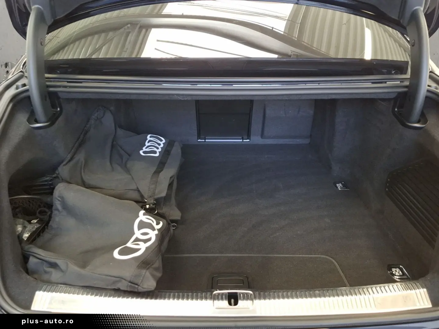AUDI A8 L TFSI e 60 e quattro