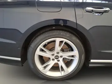 AUDI A8 L TFSI e 60 e quattro